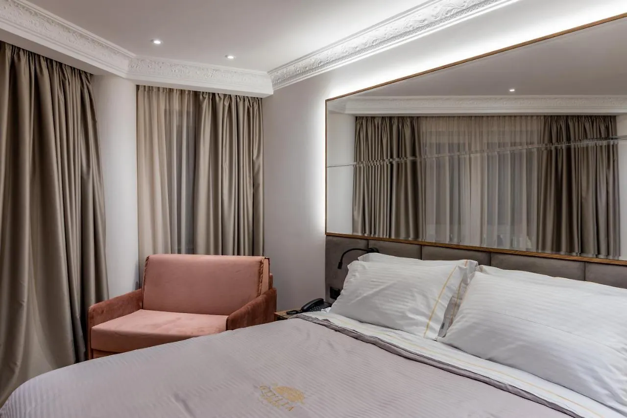 Giulia Albérgo Hotel Durrës 4*,