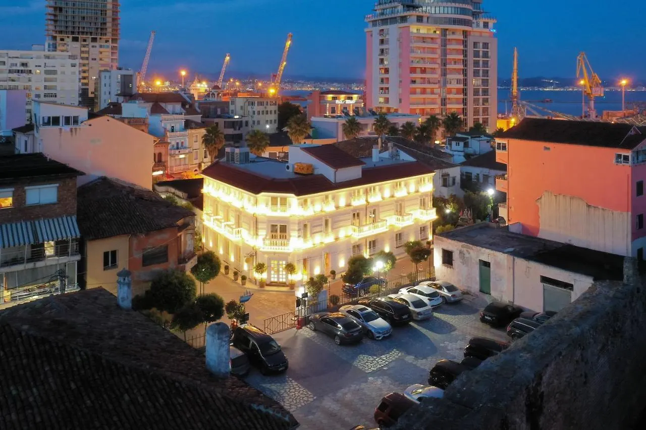 Giulia Albérgo Hotel Durrës 4*,
