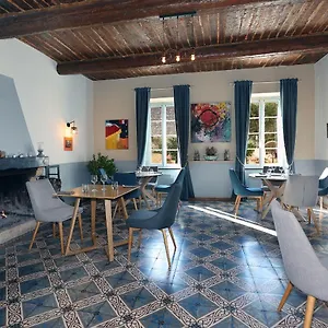 Le Cheval Blanc Bed & Breakfast La Bastide-des-Jourdans