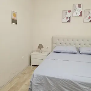 Downtown Boulevard With A Cute Balcony! Appartamento